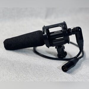 Audio-Technica AT875R Line and Gradient Condenser Microphone and Accessories